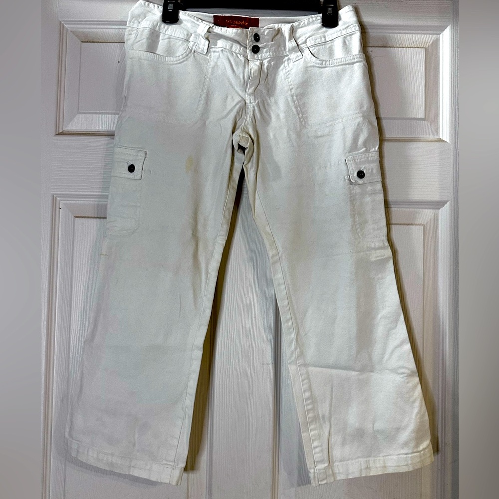 EUC lit Jeans White Buttoned Capri‎ Pants Size 7
